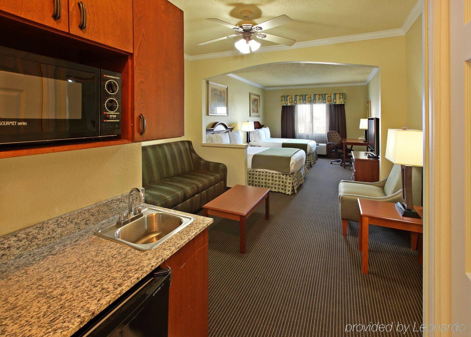 Holiday Inn Express Hotel & Suites Greenville By Ihg Zewnętrze zdjęcie