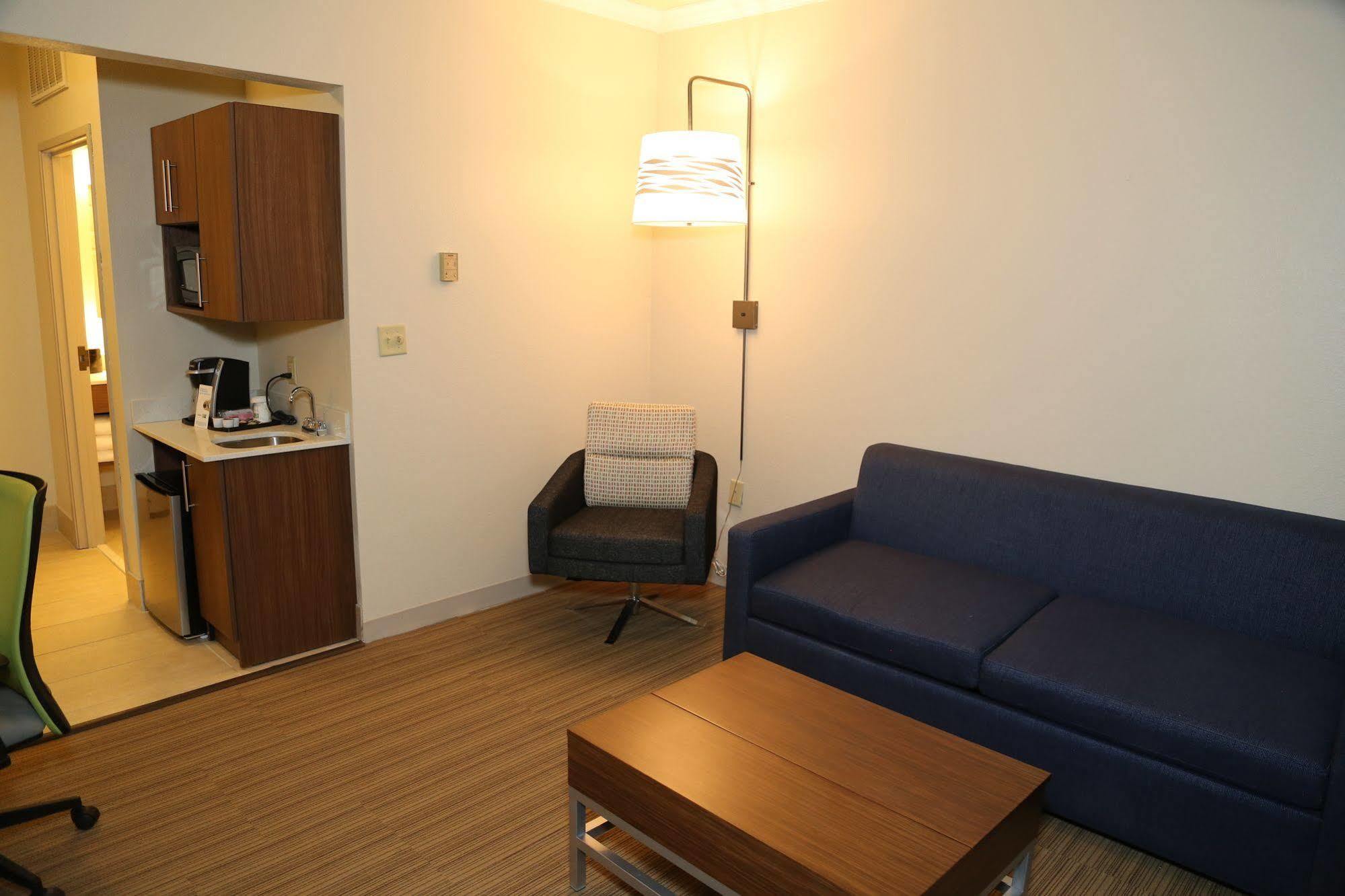 Holiday Inn Express Hotel & Suites Greenville By Ihg Zewnętrze zdjęcie