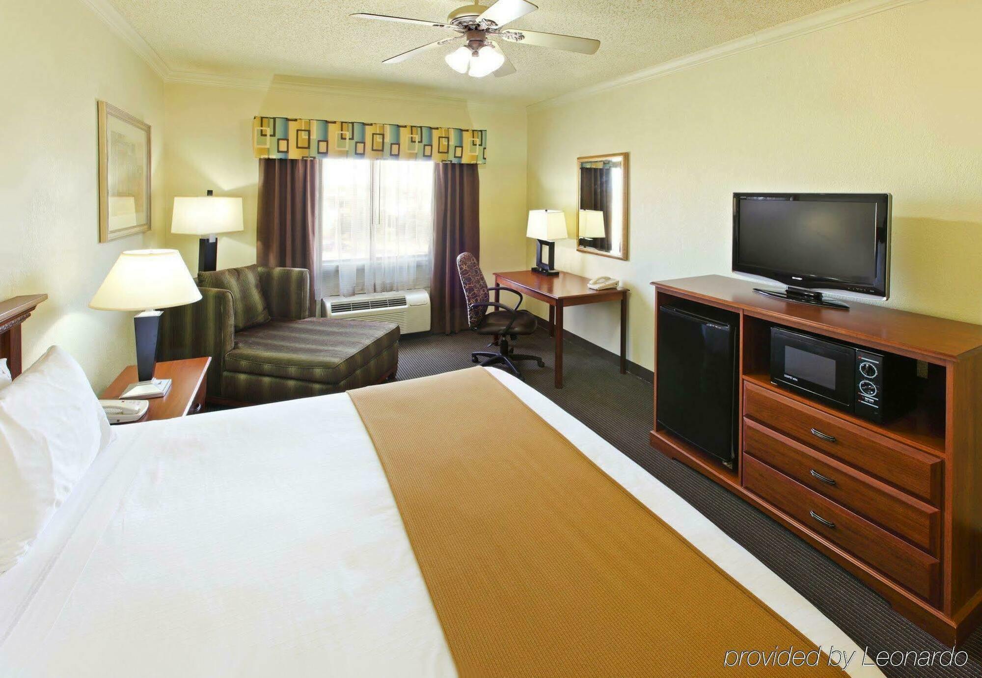 Holiday Inn Express Hotel & Suites Greenville By Ihg Zewnętrze zdjęcie
